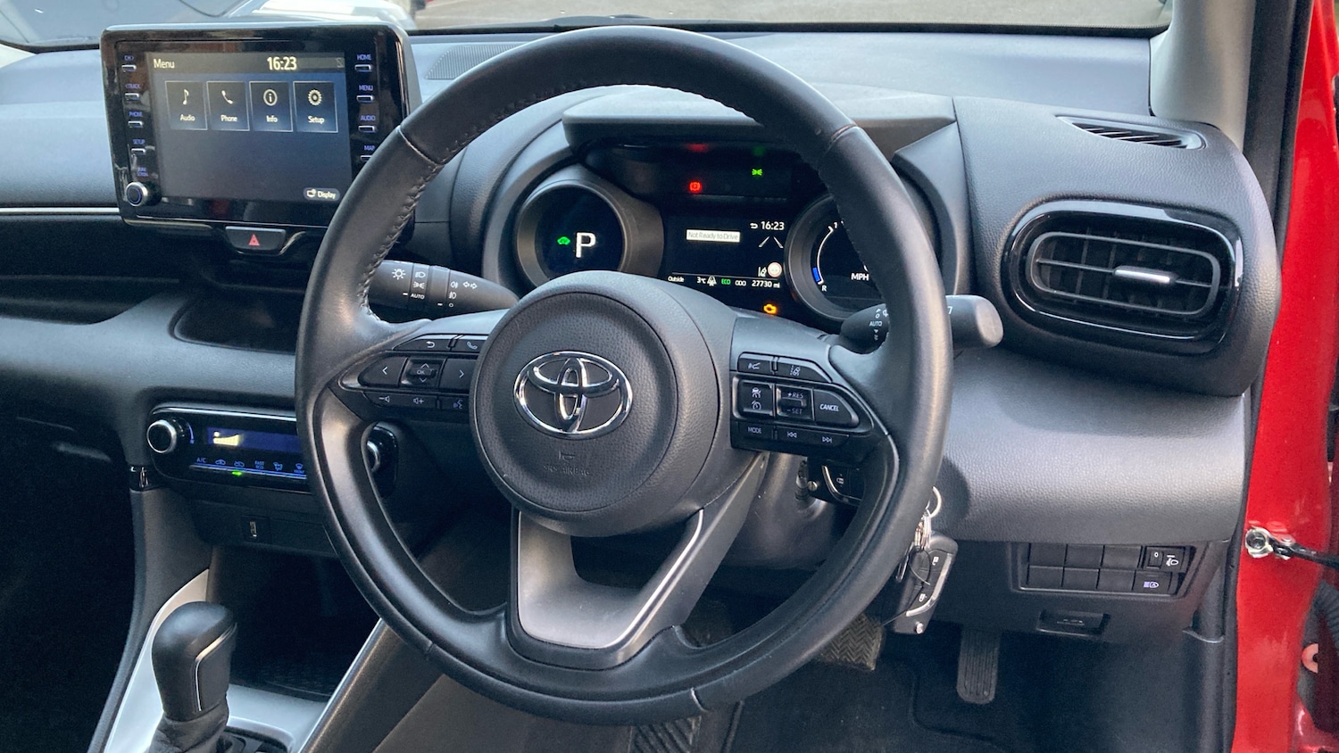 Used Toyota Yaris 2022 for sale - 77228092: Photo 8
