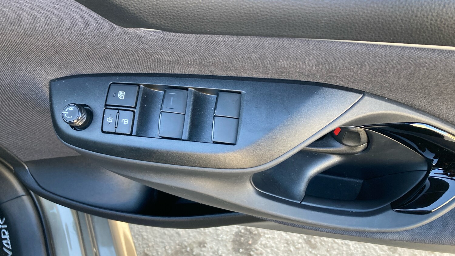 Used Toyota Yaris 2024 for sale - 77968510: Photo 32