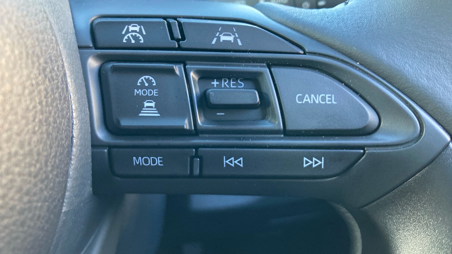 Used Toyota Yaris Cross 2025 for sale - 78223215: Photo 35