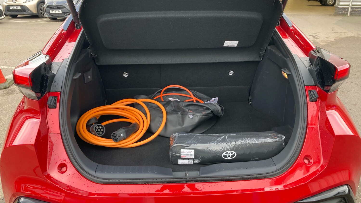 Used Toyota C-HR 2024 for sale - 77883814: Photo 14