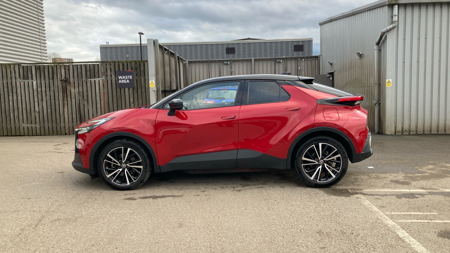 Used Toyota C-HR 2024 for sale - 77883814: Photo 17