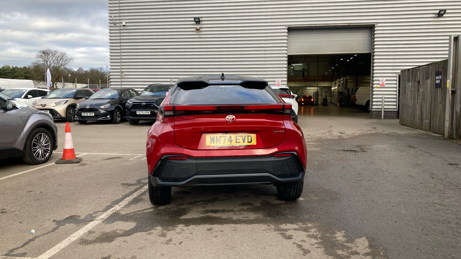 Used Toyota C-HR 2024 for sale - 77883814: Photo 19