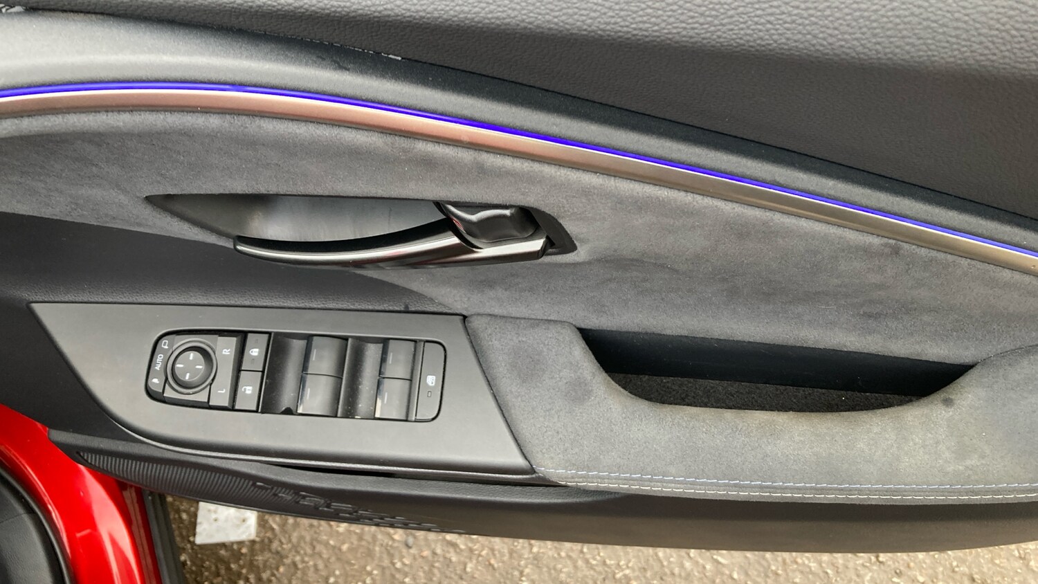 Used Toyota C-HR 2024 for sale - 77883814: Photo 28