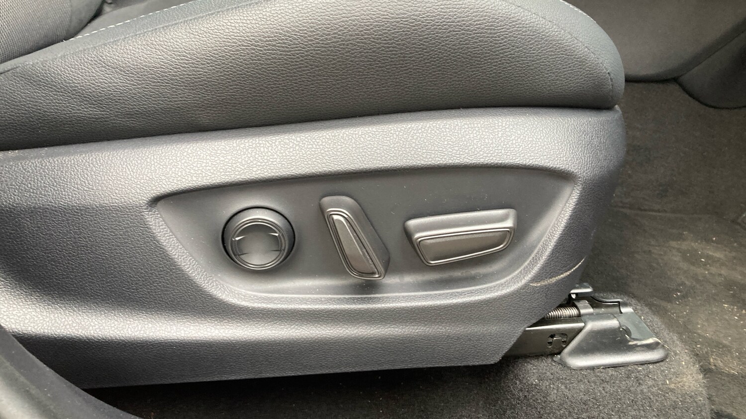 Used Toyota C-HR 2024 for sale - 77883814: Photo 30