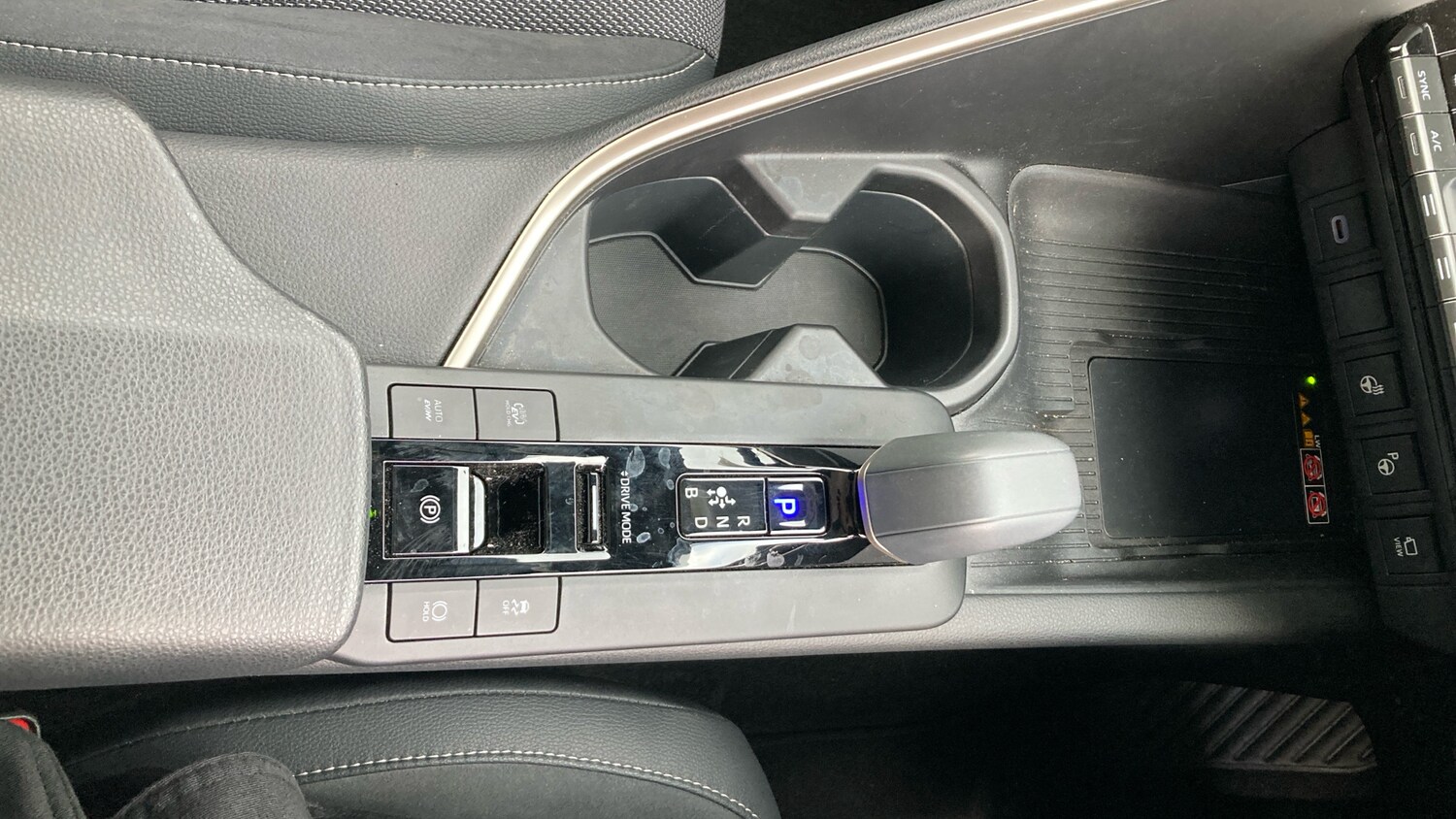 Used Toyota C-HR 2024 for sale - 77883814: Photo 34