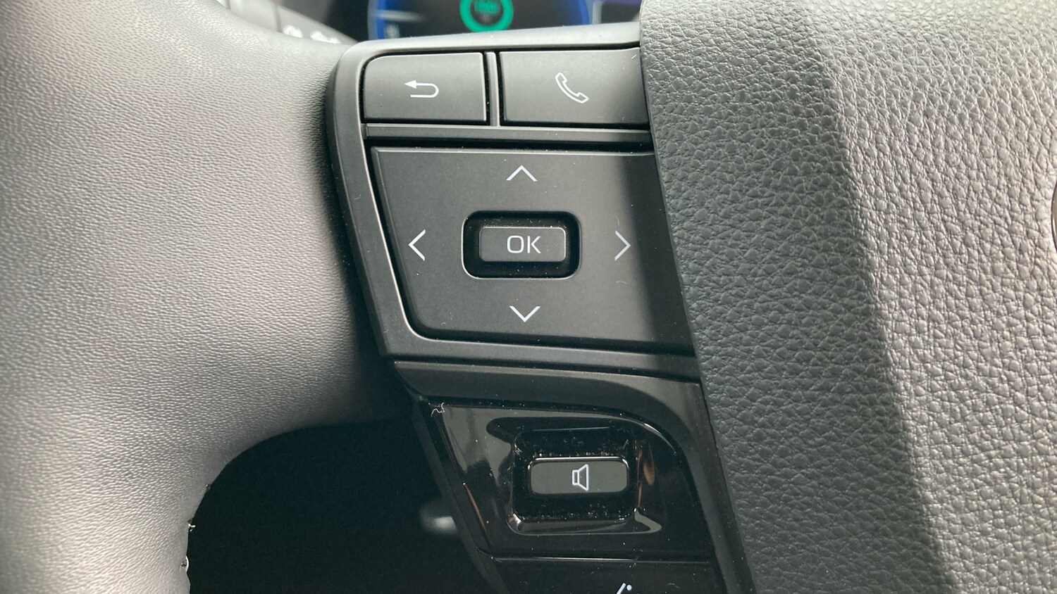 Used Toyota C-HR 2024 for sale - 77883814: Photo 36