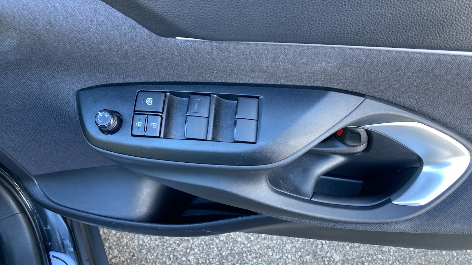 Used Toyota Yaris Cross 2024 for sale - 77679344: Photo 32