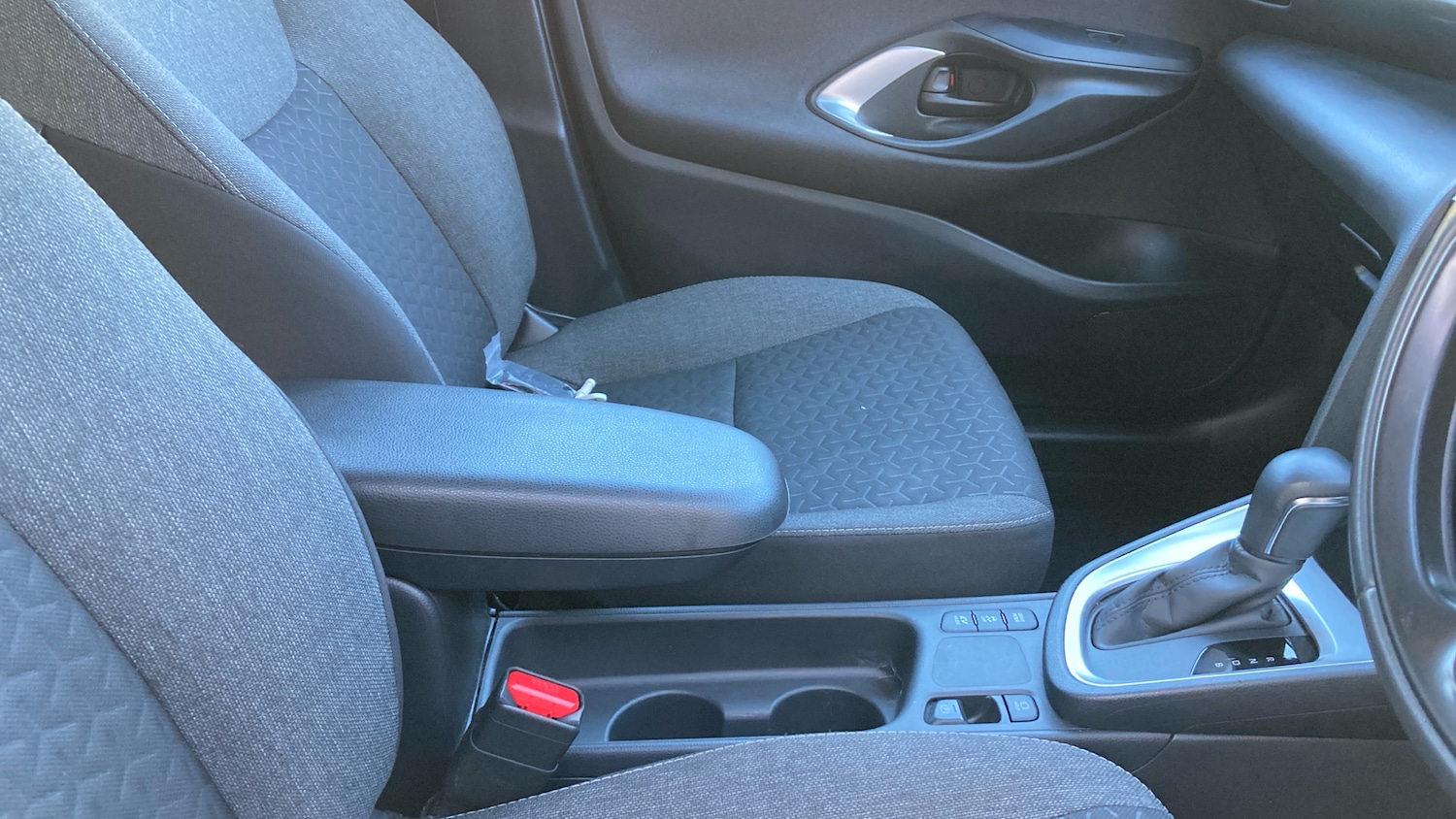 Used Toyota Yaris Cross 2024 for sale - 77679344: Photo 34