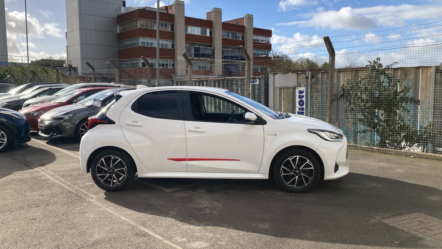 Used Toyota Yaris 2021 for sale - 76415697: Photo 16