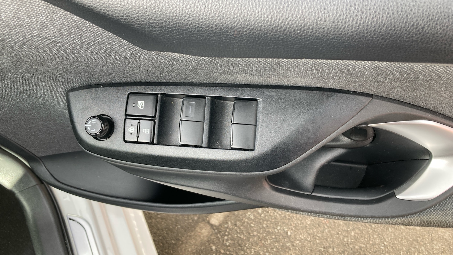 Used Toyota Yaris 2021 for sale - 76415697: Photo 32