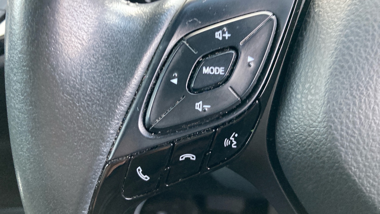 Used Toyota C-HR 2023 for sale - 77062061: Photo 37