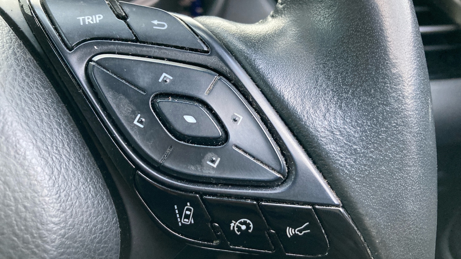 Used Toyota C-HR 2023 for sale - 77062061: Photo 38