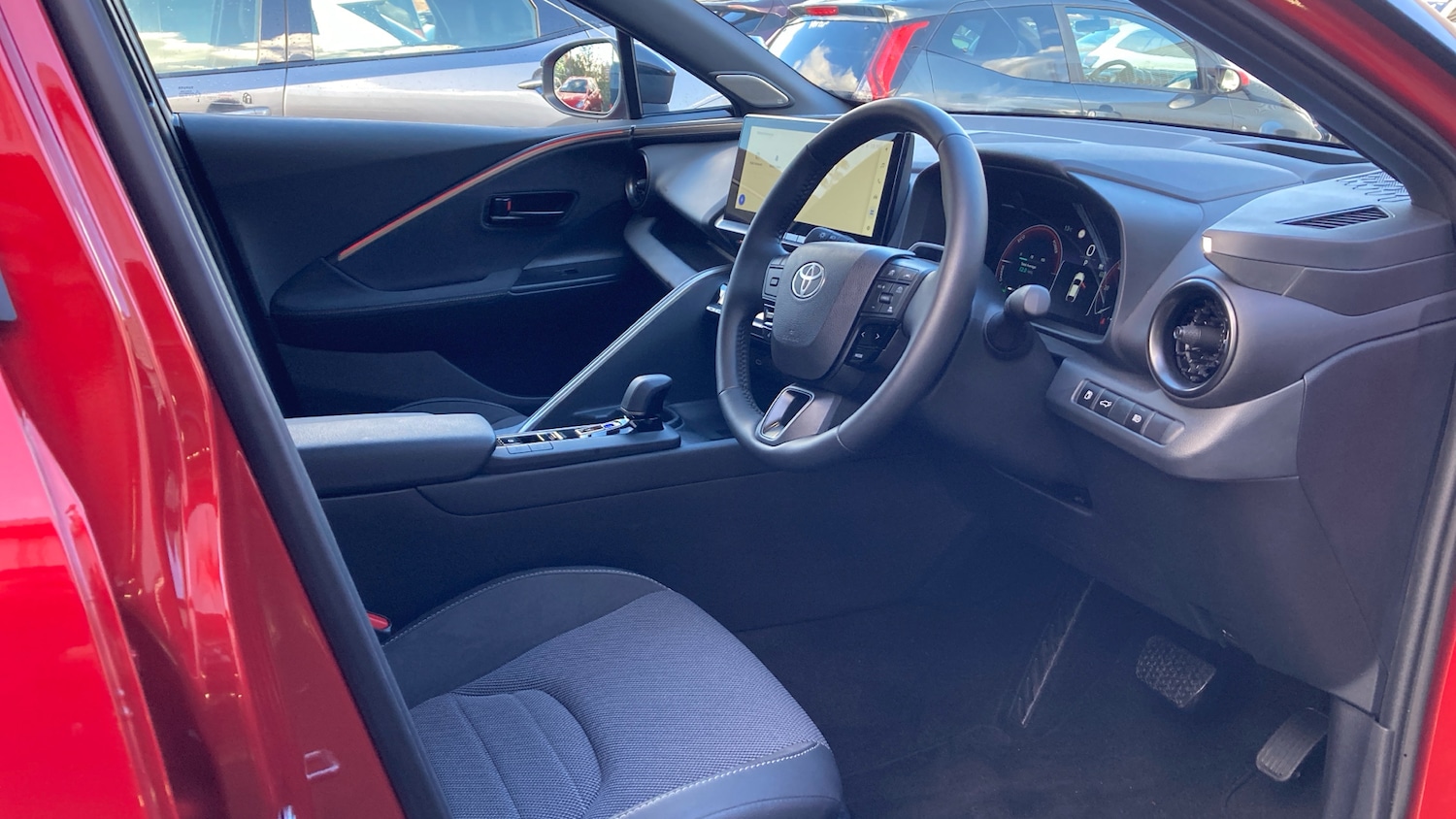 Used Toyota C-HR 2025 for sale - 77247790: Photo 11