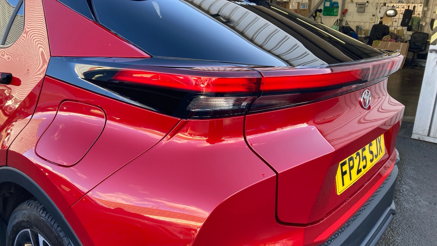 Used Toyota C-HR 2025 for sale - 77247790: Photo 23