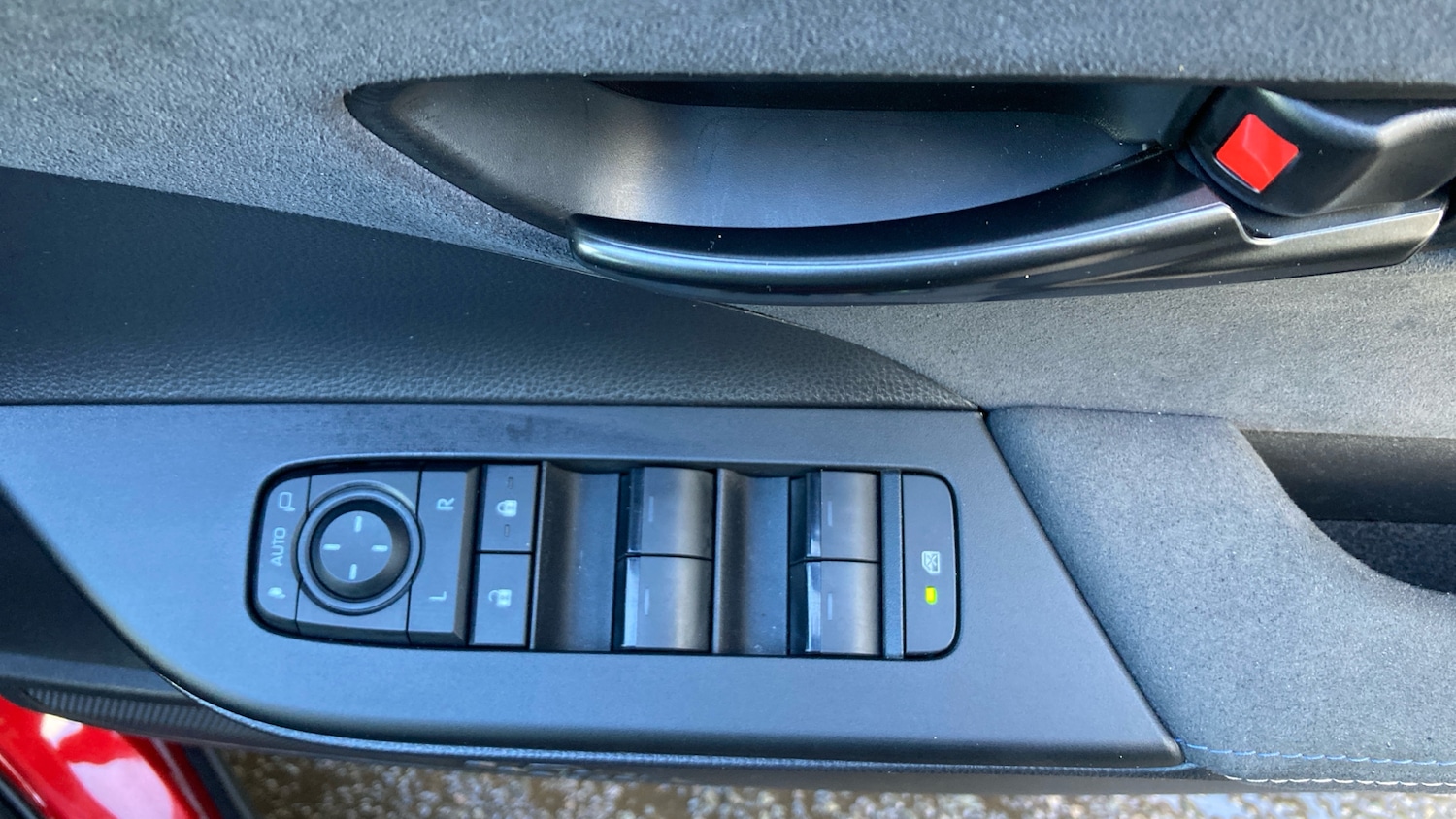 Used Toyota C-HR 2025 for sale - 77247790: Photo 41