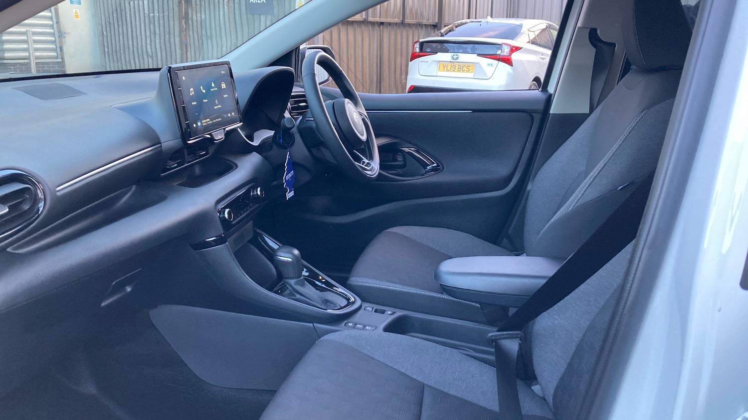 Used Toyota Yaris 2024 for sale - 76649537: Photo 10