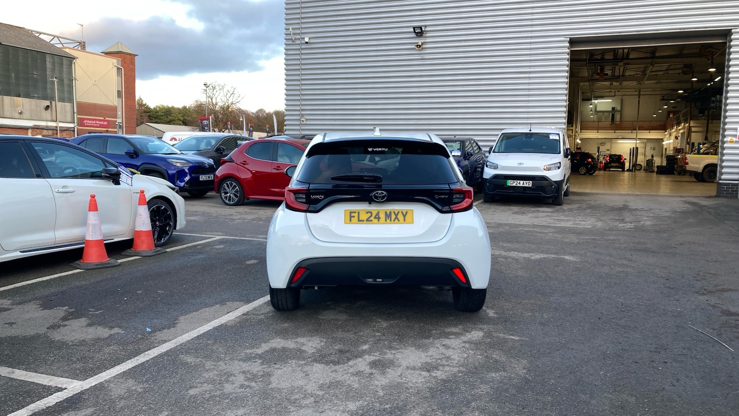 Used Toyota Yaris 2024 for sale - 76649537: Photo 19