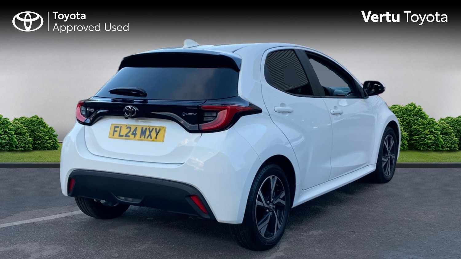 Used Toyota Yaris 2024 for sale - 76649537: Photo 2