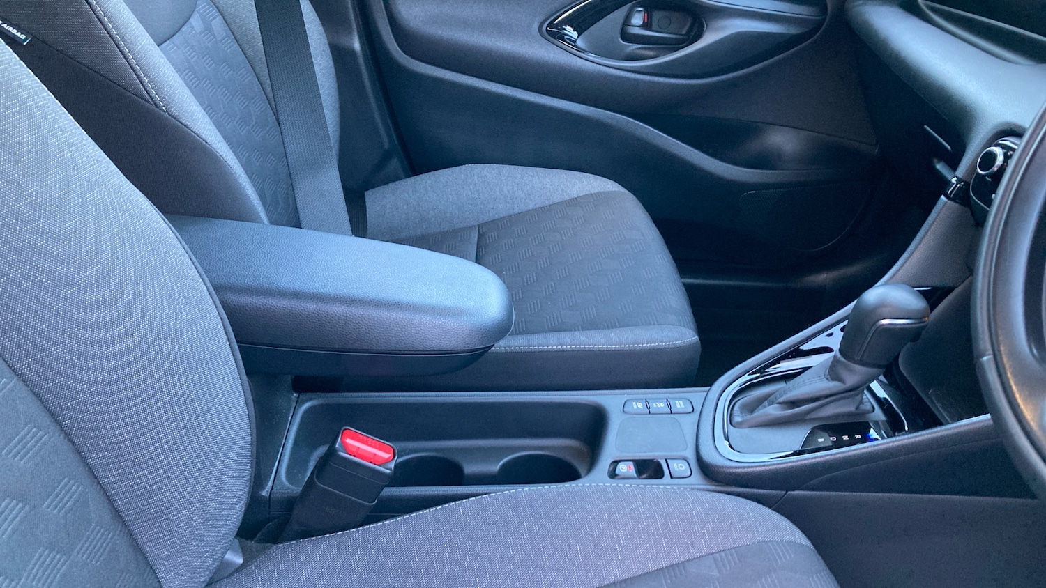 Used Toyota Yaris 2024 for sale - 76649537: Photo 33