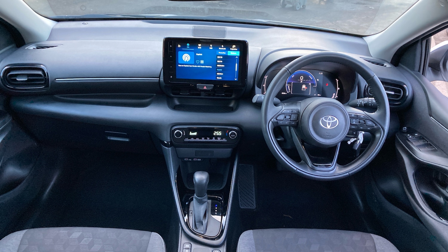 Used Toyota Yaris 2024 for sale - 76649537: Photo 5