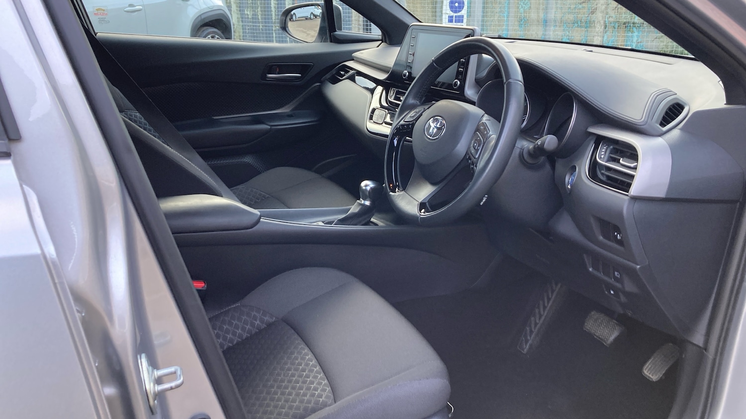 Used Toyota C-HR 2023 for sale - 77418213: Photo 11