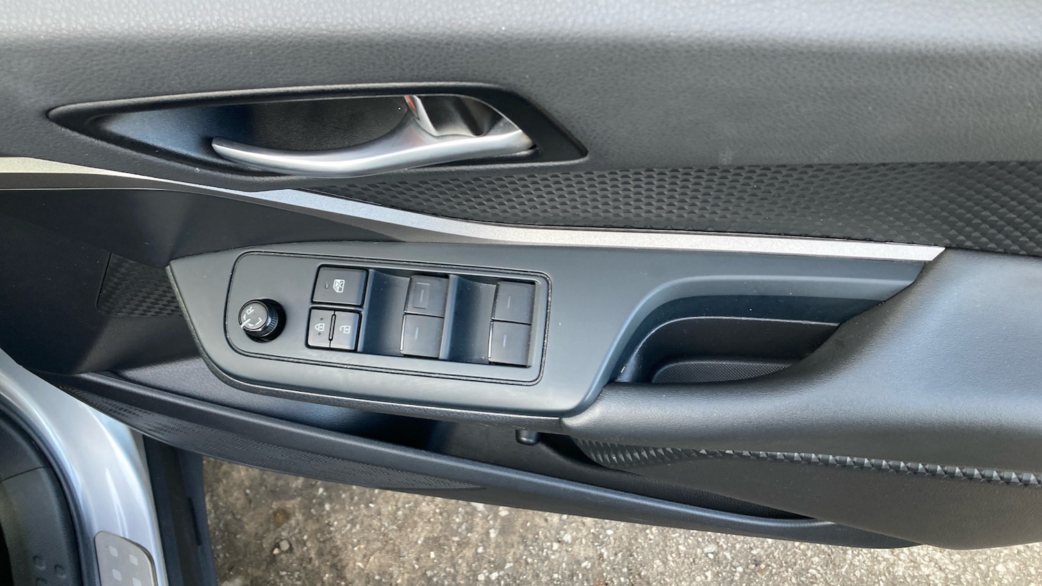 Used Toyota C-HR 2023 for sale - 77418213: Photo 32