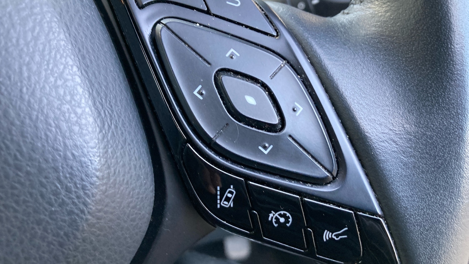 Used Toyota C-HR 2023 for sale - 77418213: Photo 36