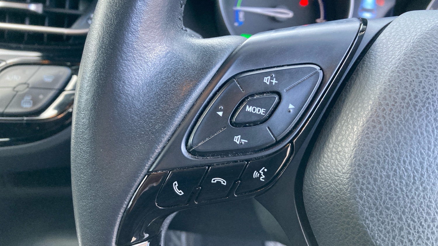 Used Toyota C-HR 2023 for sale - 77418213: Photo 37