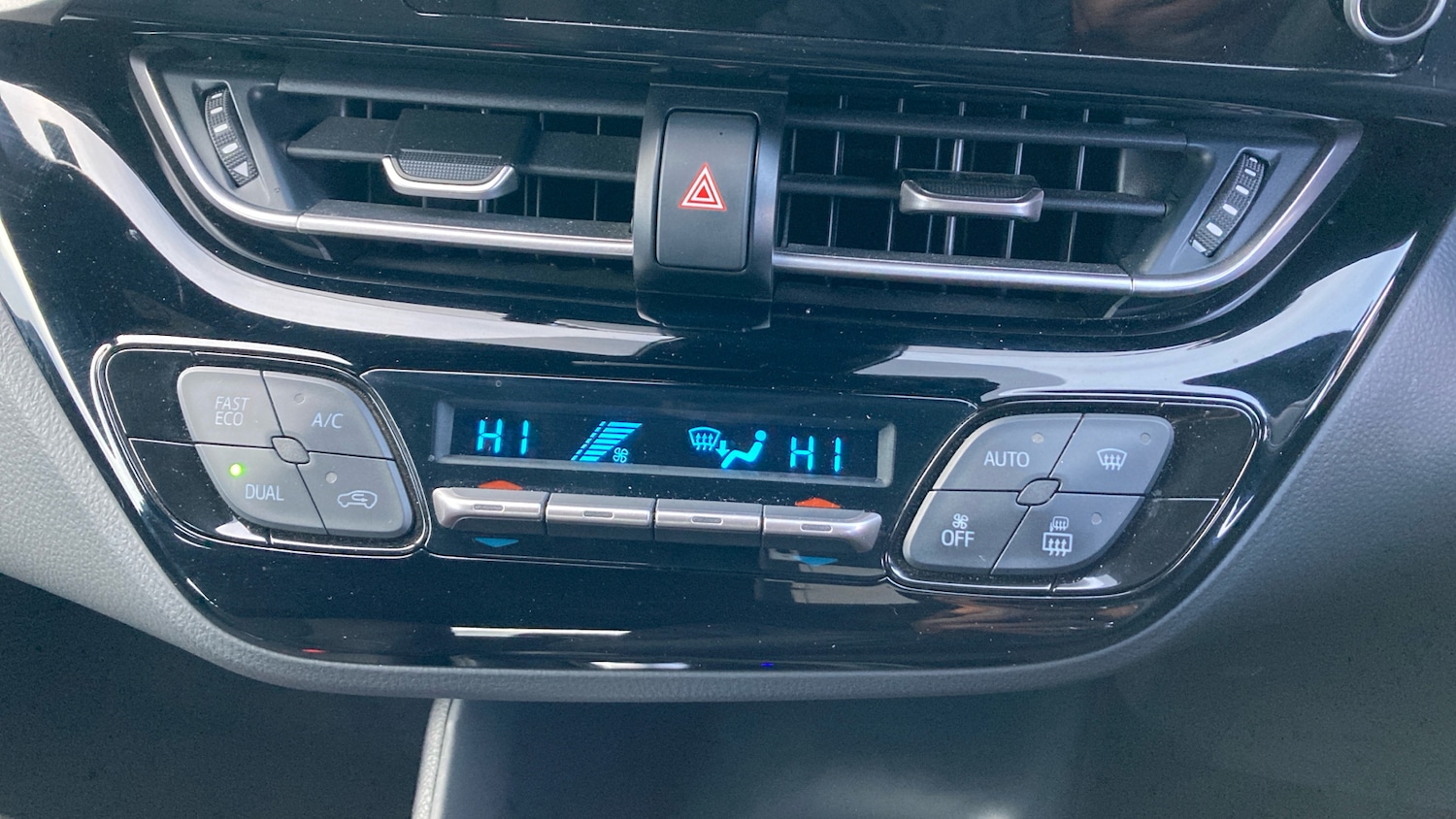 Used Toyota C-HR 2023 for sale - 77418213: Photo 39