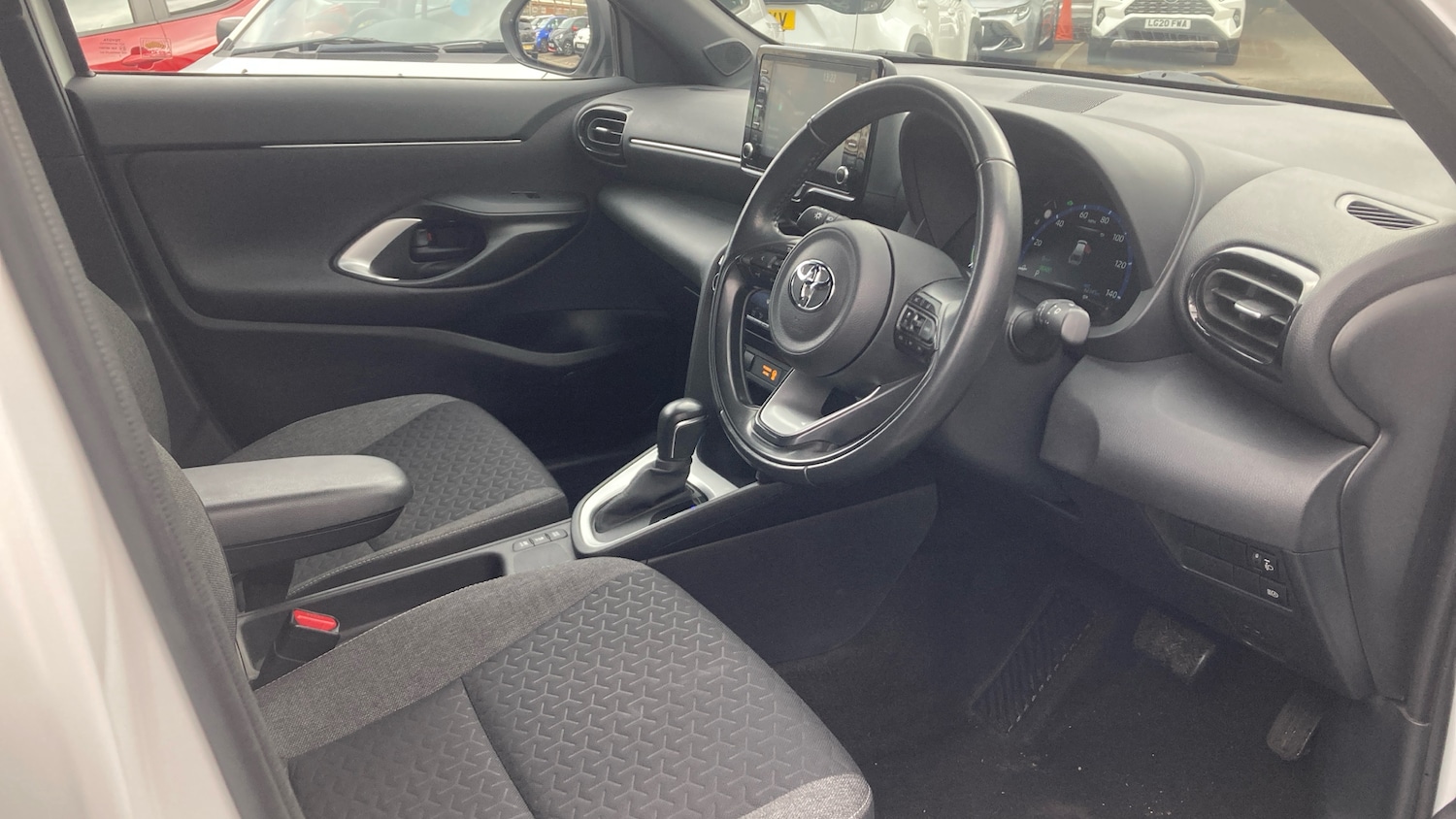 Used Toyota Yaris Cross 2022 for sale - 76384920: Photo 11