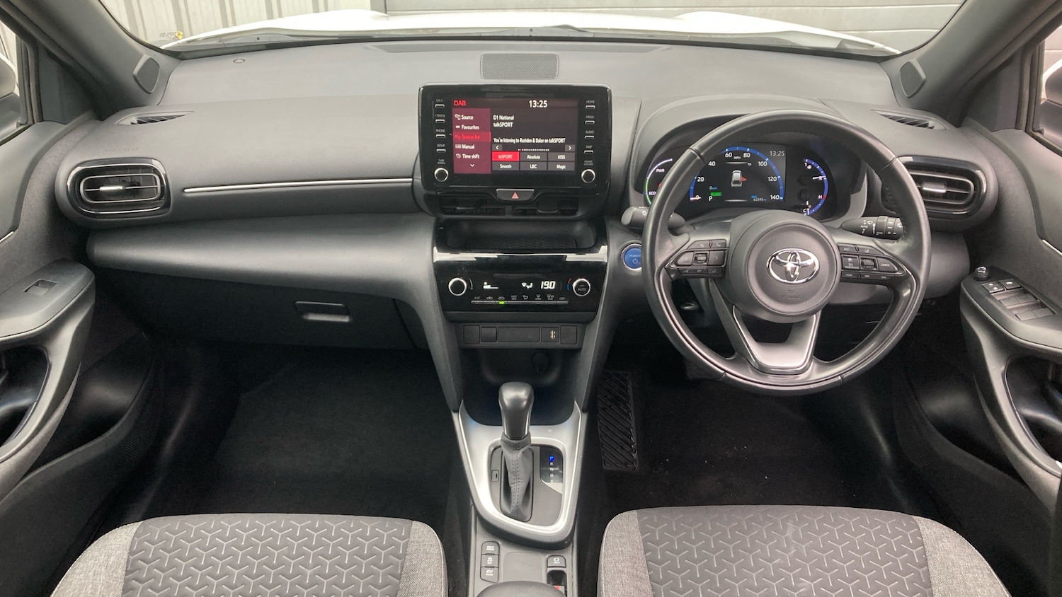 Used Toyota Yaris Cross 2022 for sale - 76384920: Photo 5