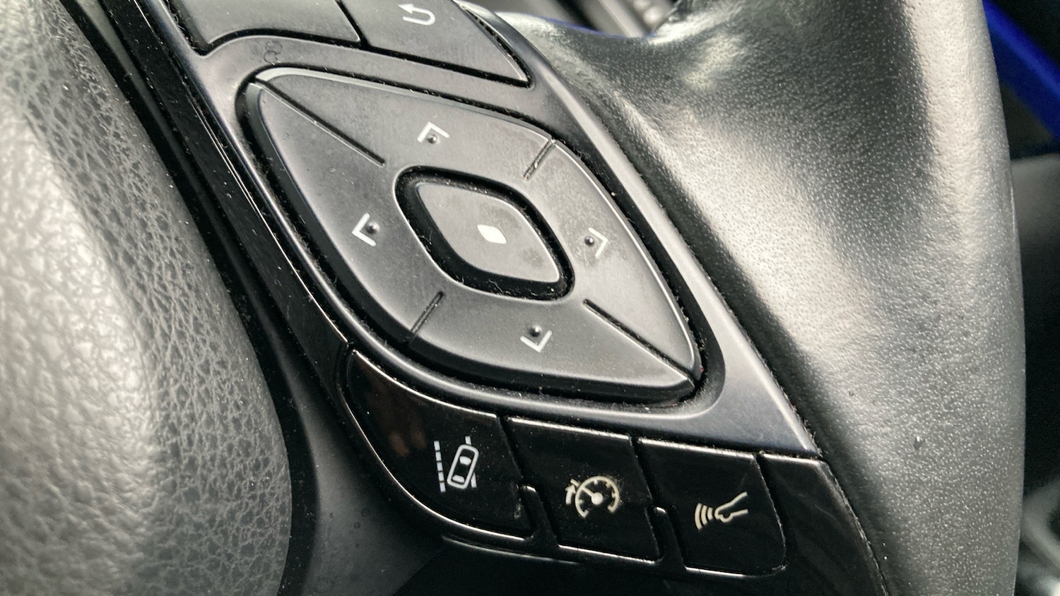 Used Toyota C-HR 2020 for sale - 77005852: Photo 32