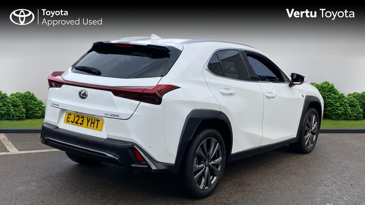Used Lexus UX 2023 for sale - 76986705: Photo 2