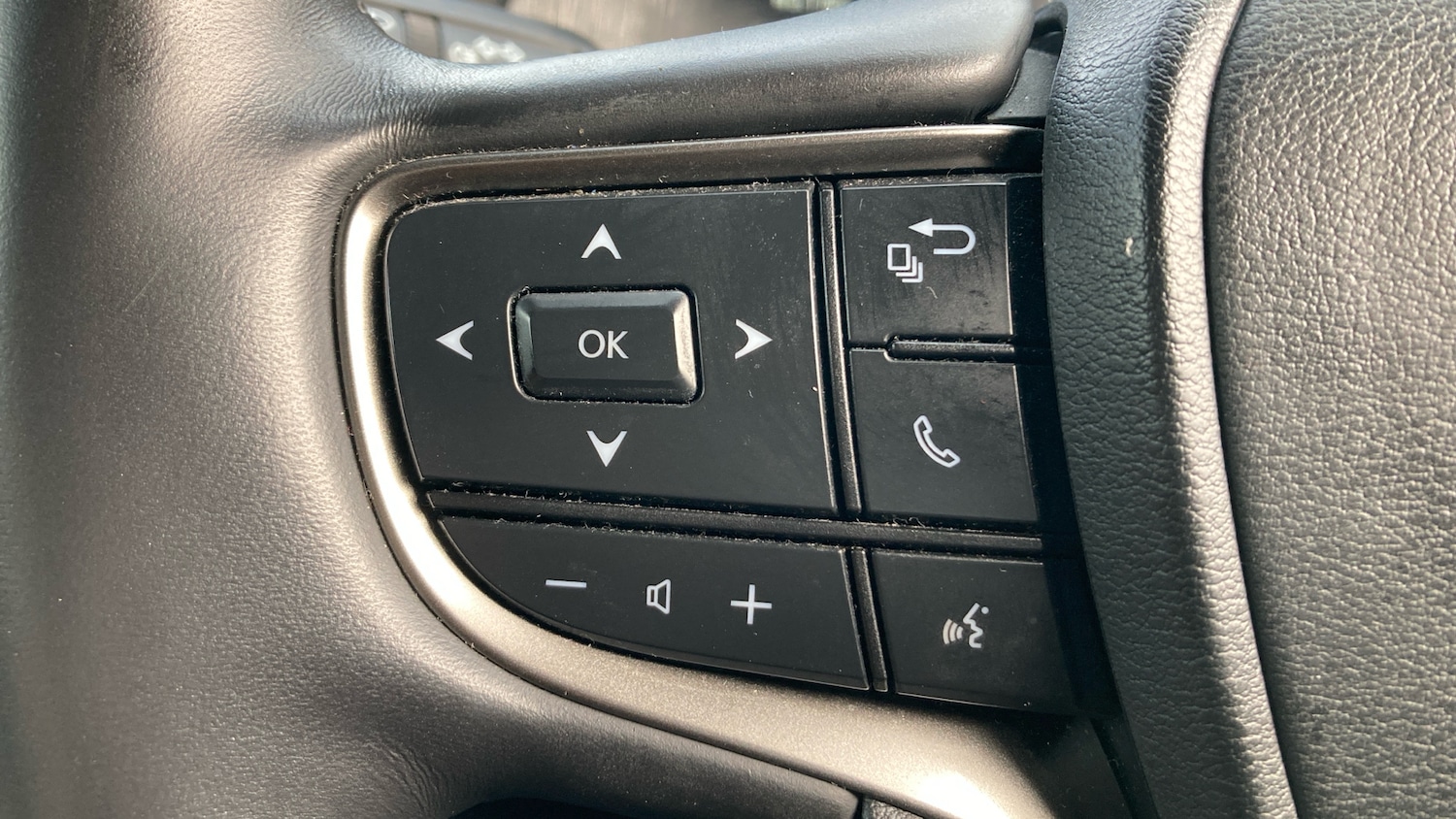 Used Lexus UX 2023 for sale - 76986705: Photo 35