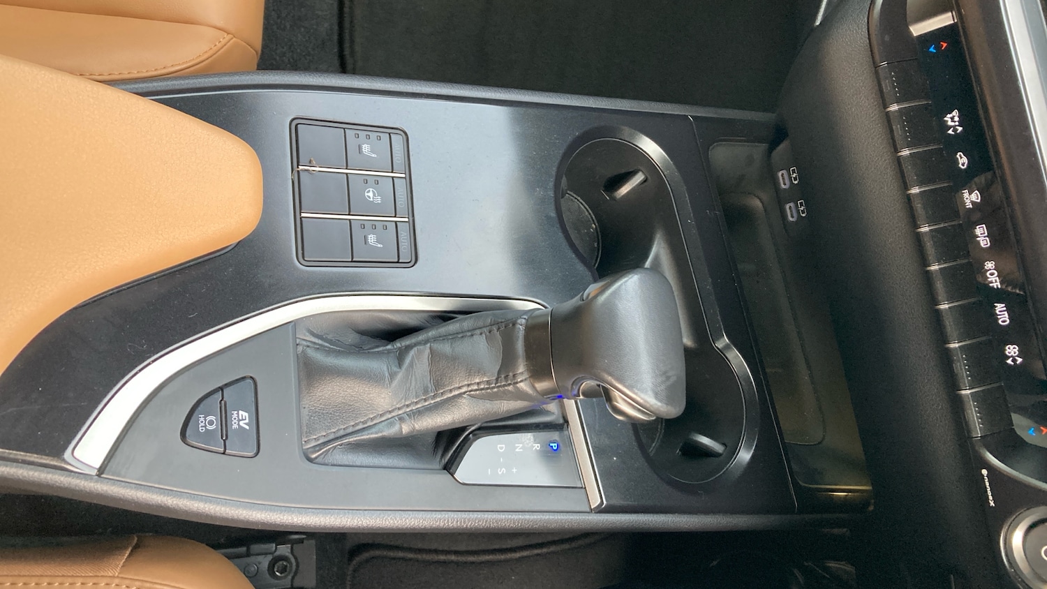 Used Lexus UX 2023 for sale - 76986705: Photo 38