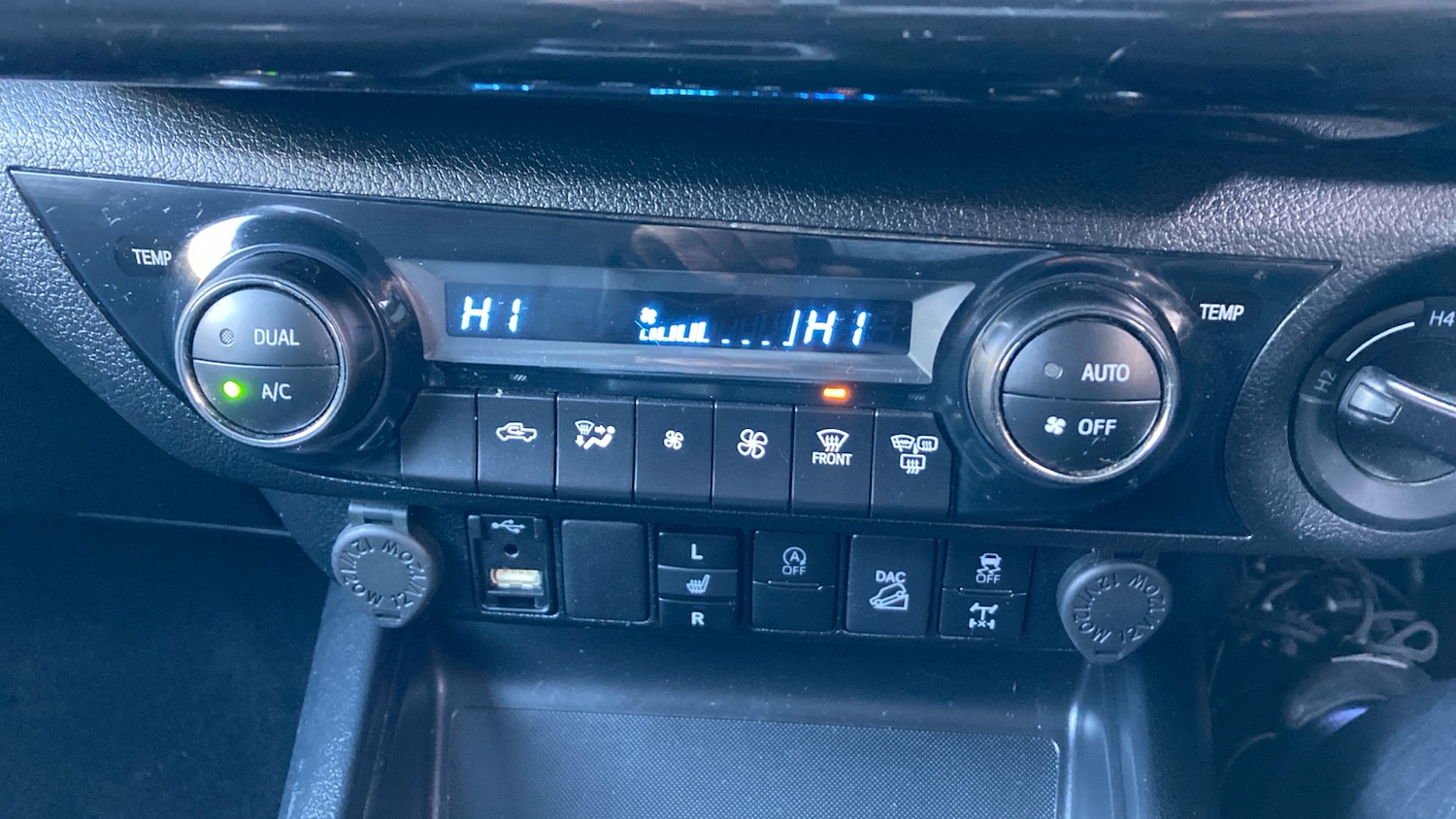 Used Toyota Hilux 2022 for sale - 76829542: Photo 39