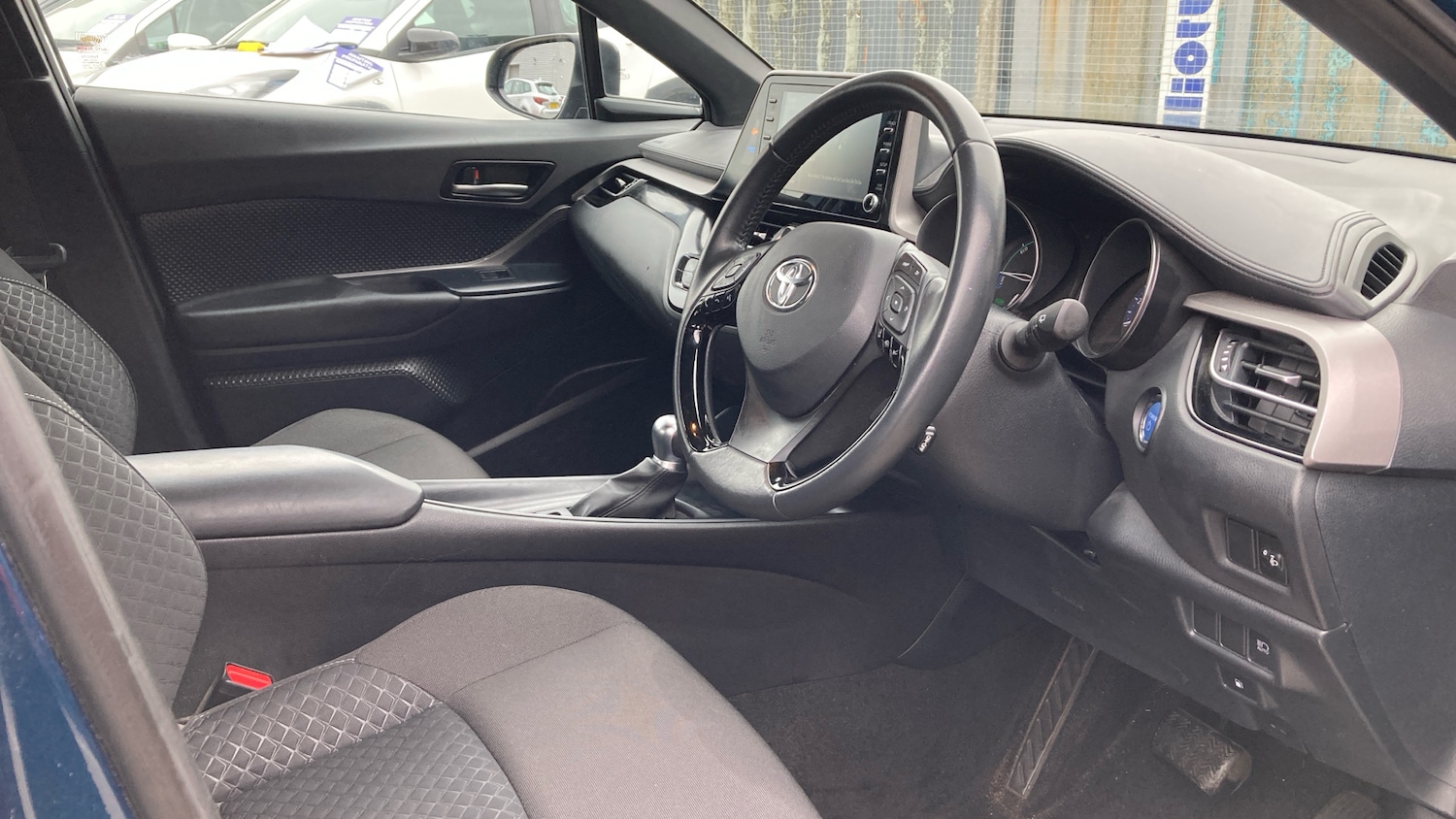 Used Toyota C-HR 2023 for sale - 76290481: Photo 11