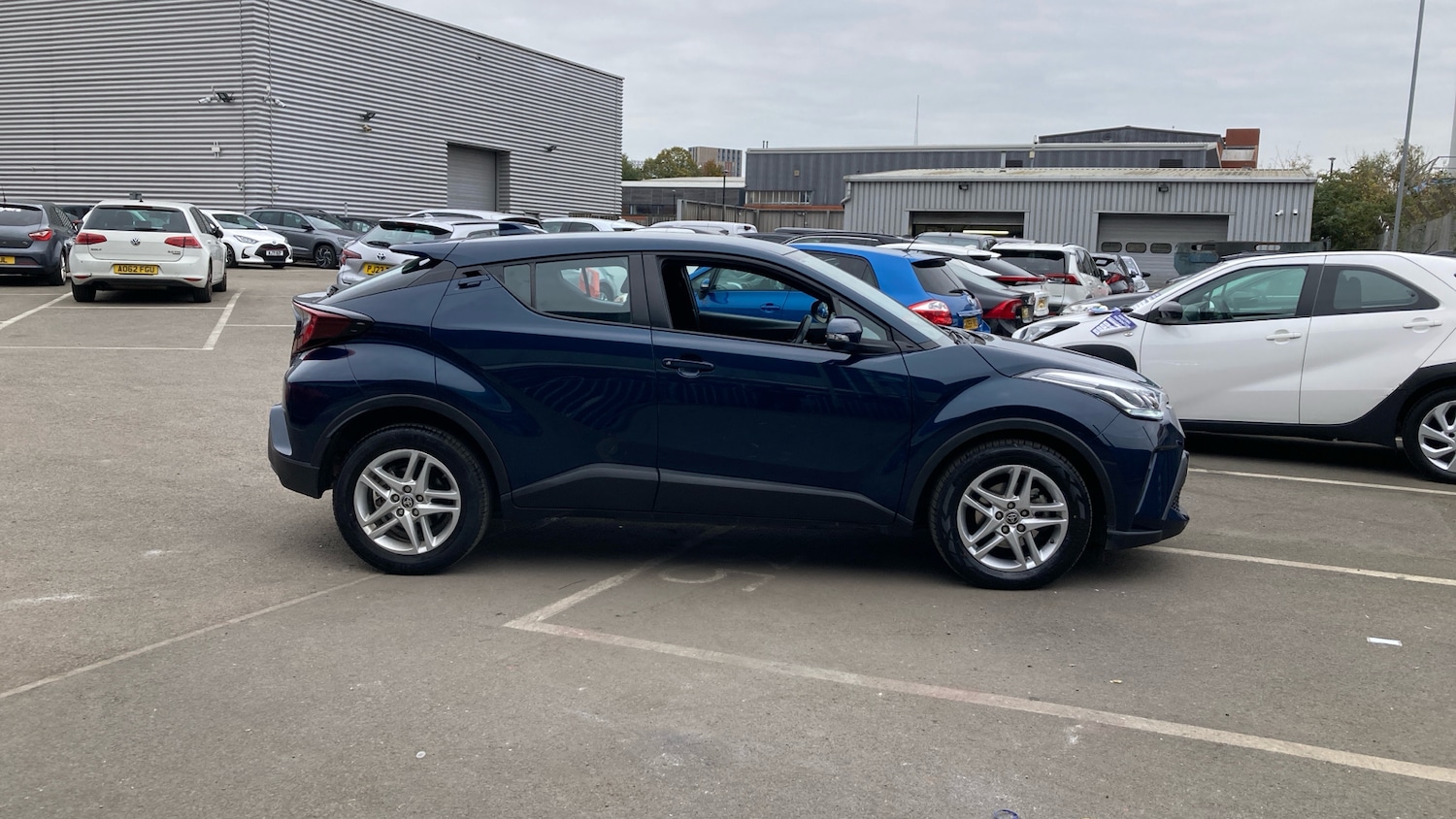 Used Toyota C-HR 2023 for sale - 76290481: Photo 16