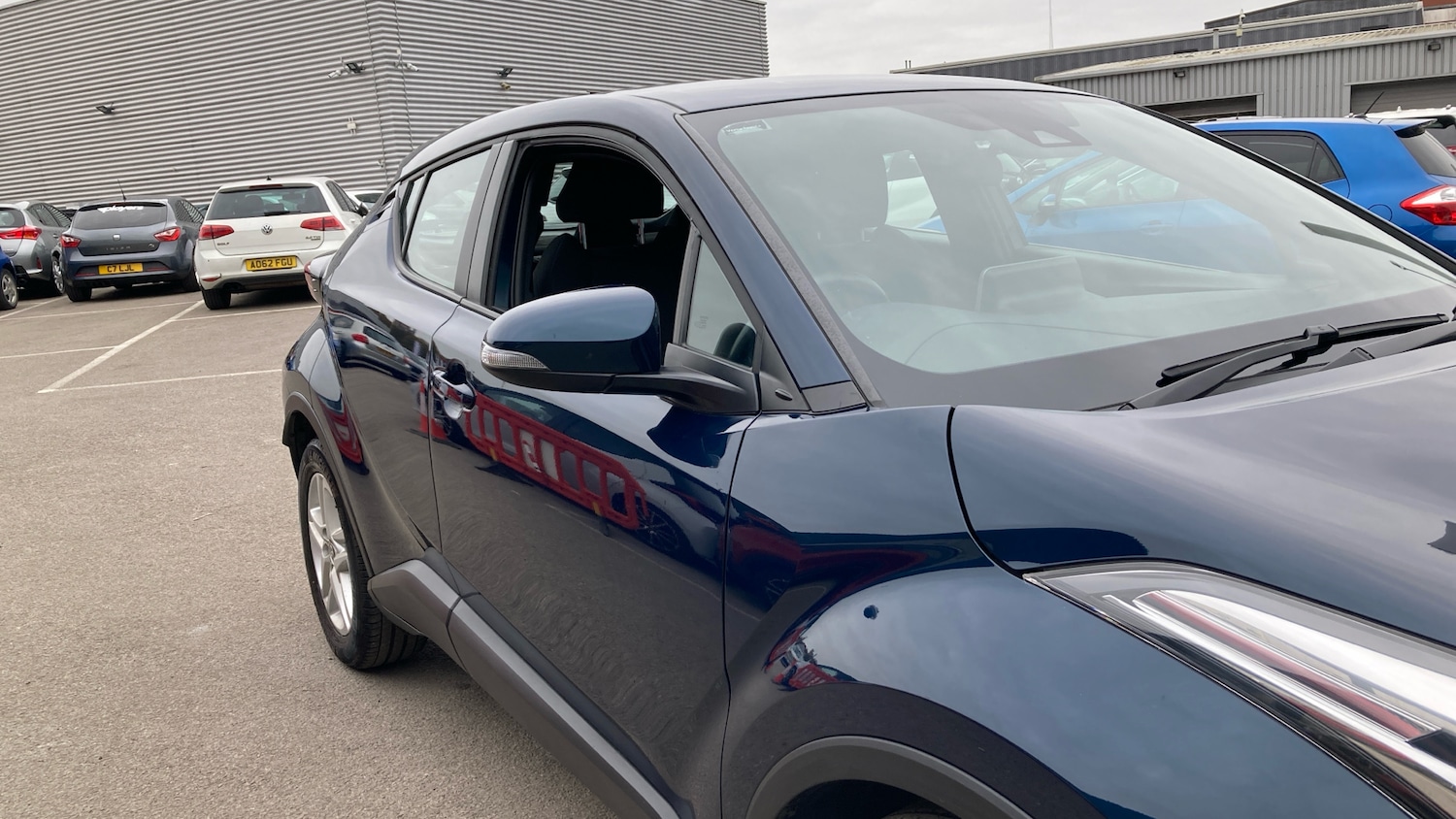 Used Toyota C-HR 2023 for sale - 76290481: Photo 31
