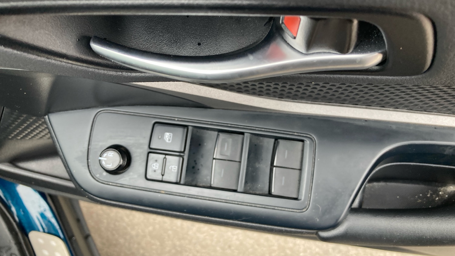 Used Toyota C-HR 2023 for sale - 76290481: Photo 32
