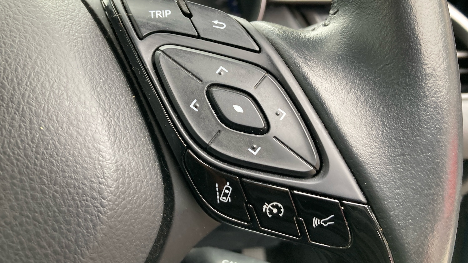 Used Toyota C-HR 2023 for sale - 76290481: Photo 37