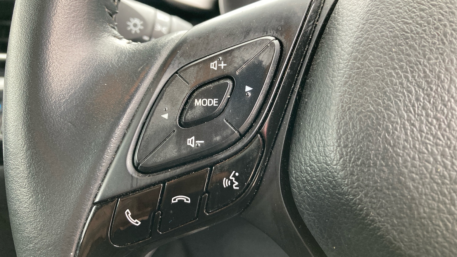 Used Toyota C-HR 2023 for sale - 76290481: Photo 38