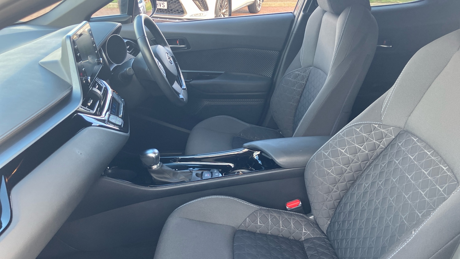 Used Toyota C-HR 2021 for sale - 76476365: Photo 10