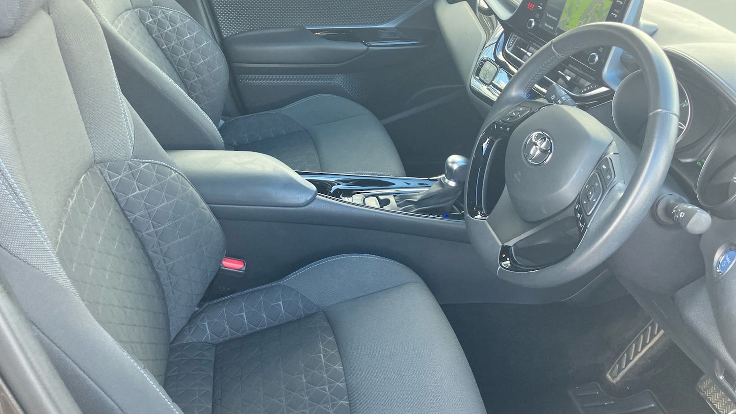 Used Toyota C-HR 2021 for sale - 76476365: Photo 11