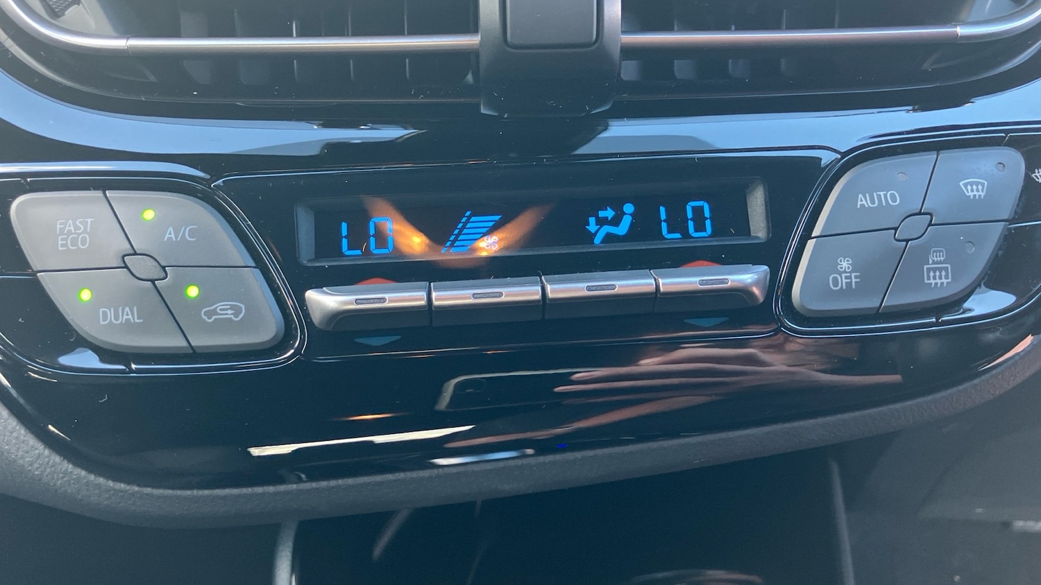 Used Toyota C-HR 2021 for sale - 76476365: Photo 35