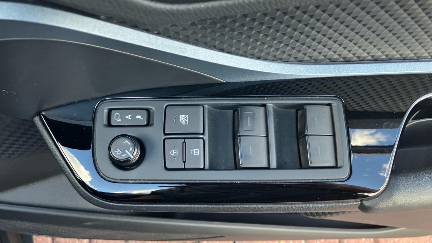 Used Toyota C-HR 2021 for sale - 76476365: Photo 40