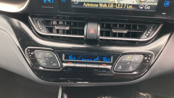 Used Toyota C-HR 2019 for sale - 76126228: Photo 41