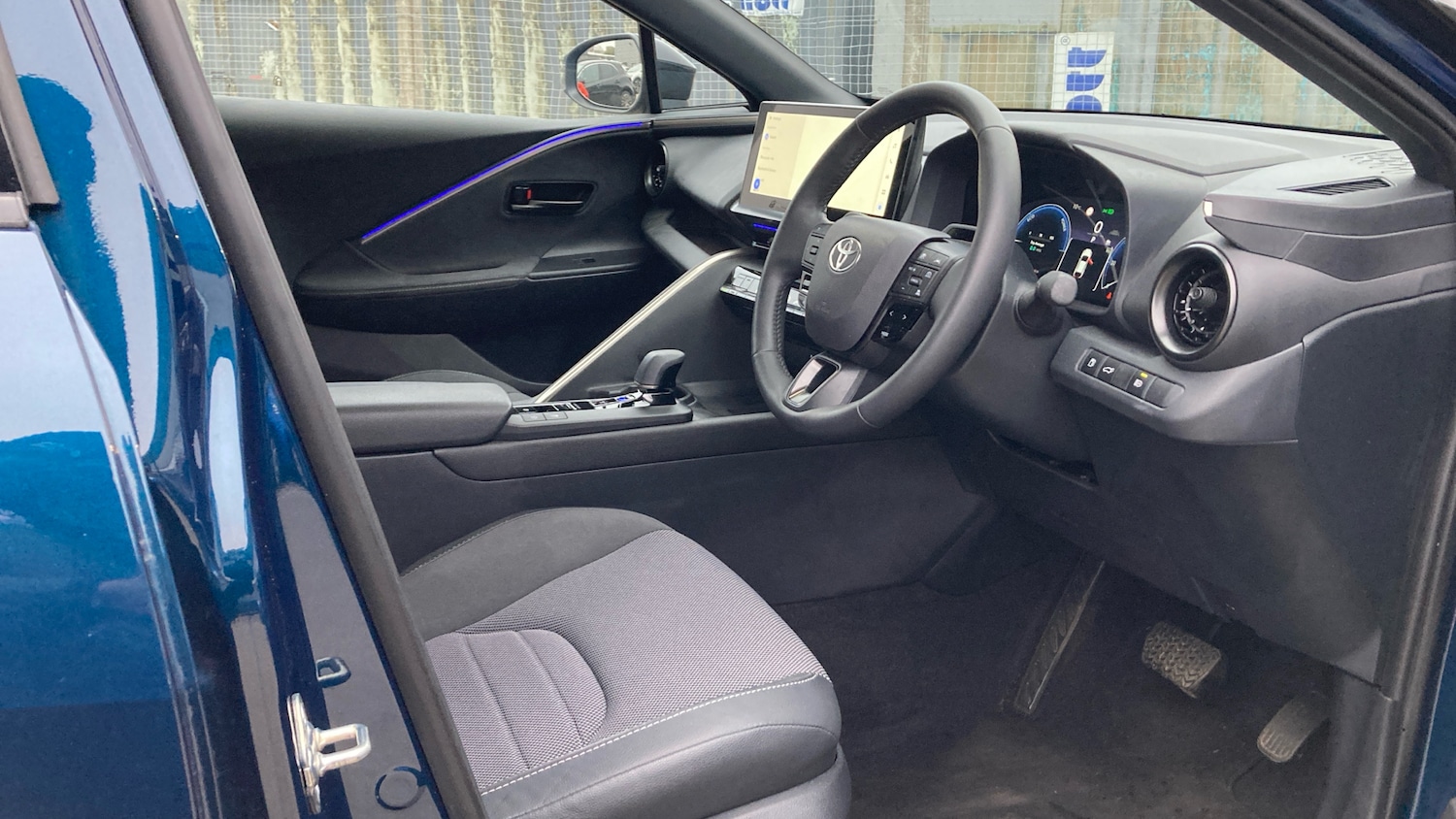 Used Toyota C-HR 2024 for sale - 77983561: Photo 11