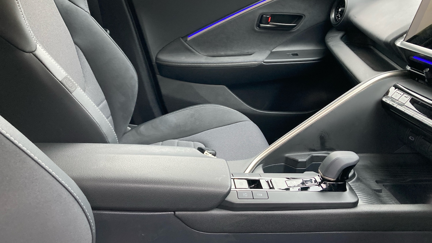 Used Toyota C-HR 2024 for sale - 77983561: Photo 36