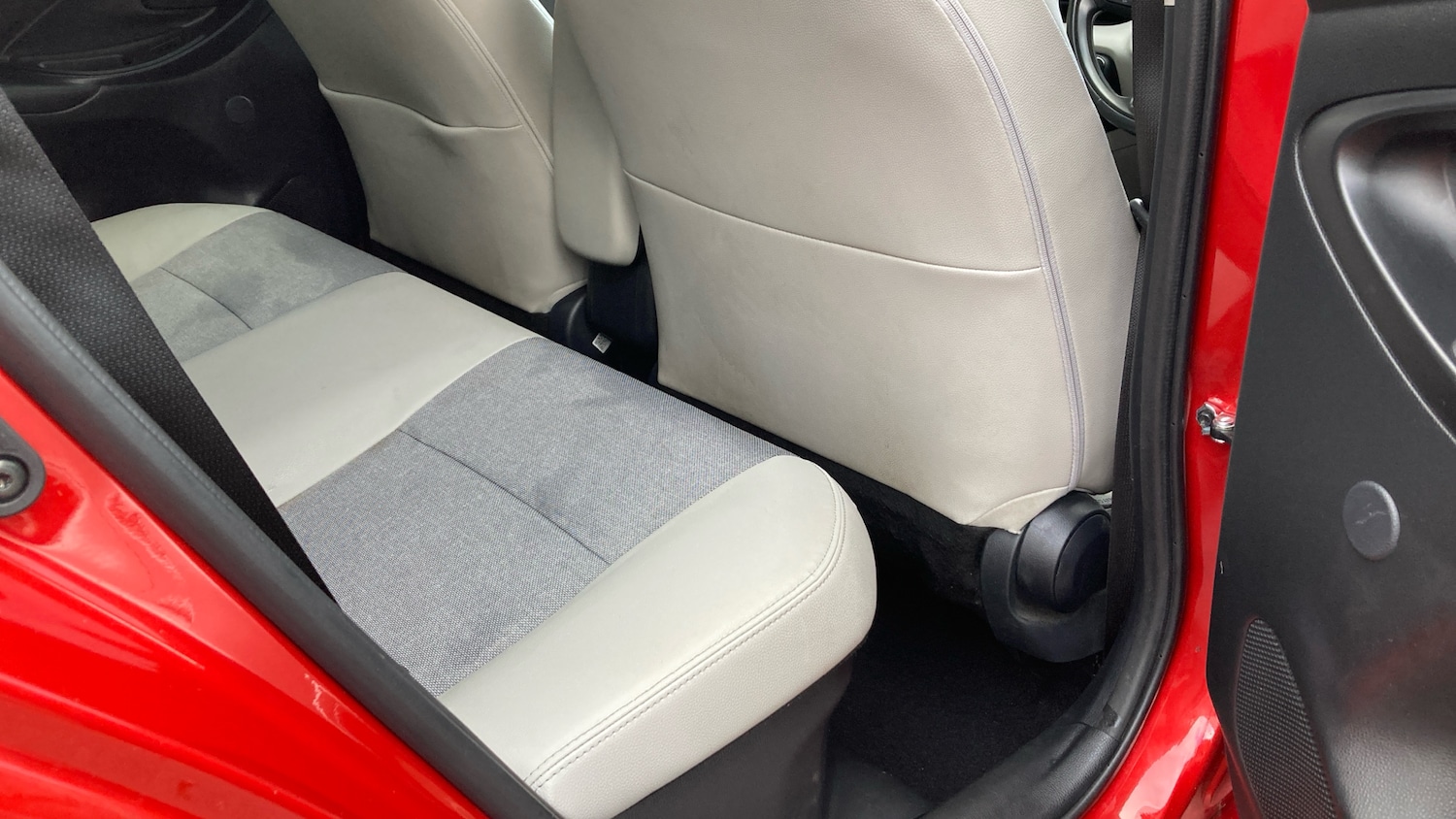 Used Toyota Yaris 2022 for sale - 76427756: Photo 12